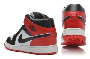 Nike Air Jordan 1 Retro черно-белые (40-44)