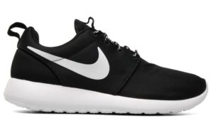 Nike Roshe Run черные с белым (35-44)