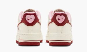 Nike Air Force 1 Low Valentines Day 2023 белые с бордовым кожаные женские (35-40)